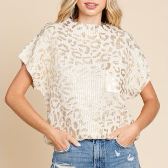 Tops - Metallic Ivory Leopard Print Top with Pocket